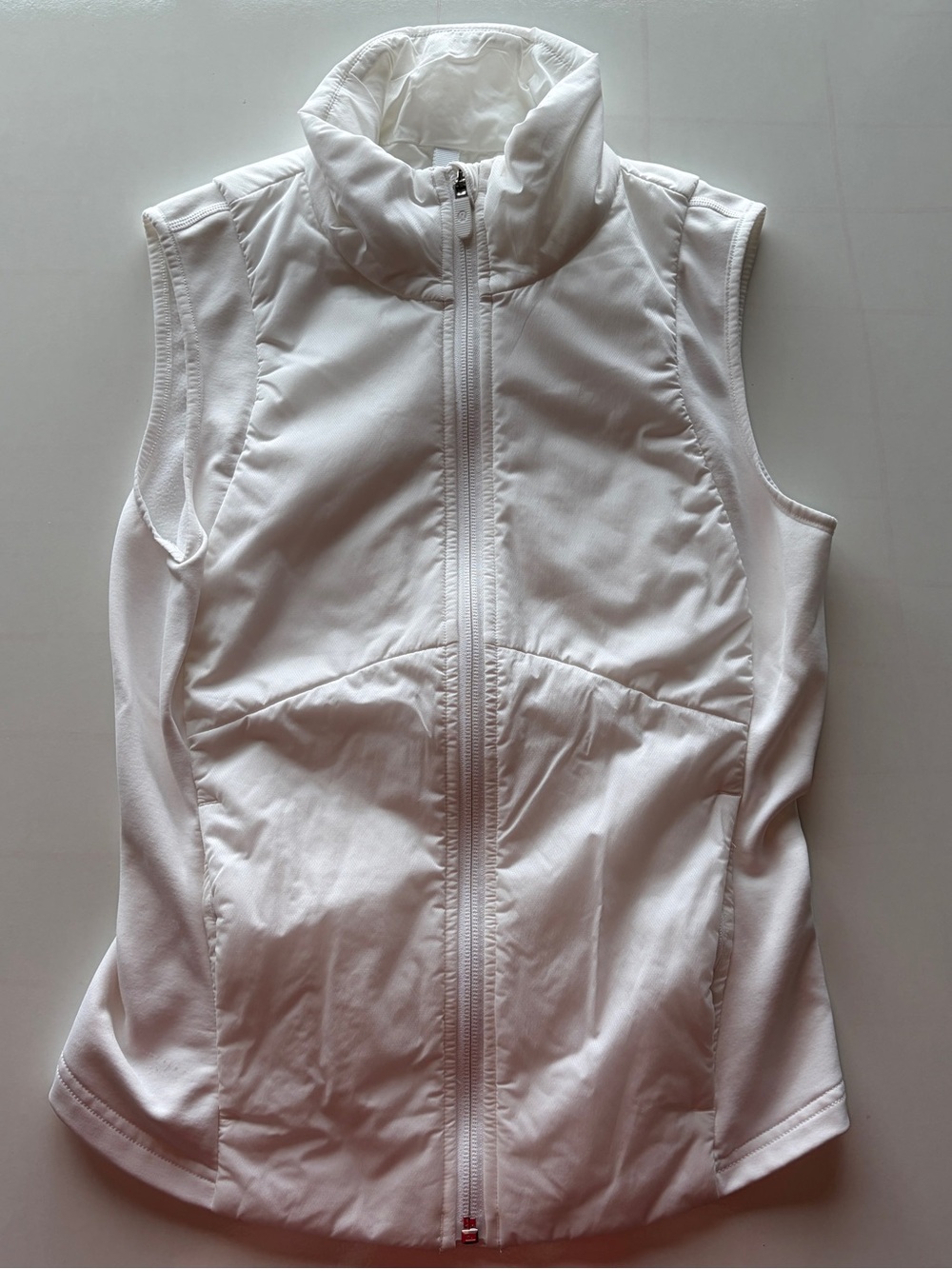 Lululemon women’s white lightweight running vest stretch size 4 small logo